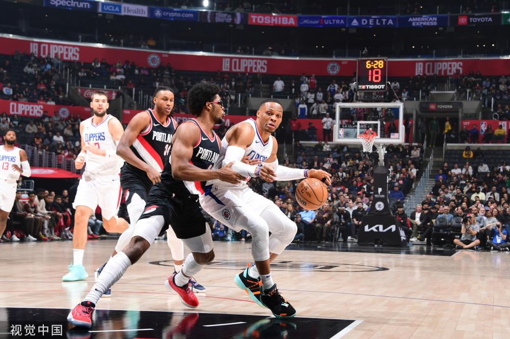 与特拉布宗 与特拉布宗