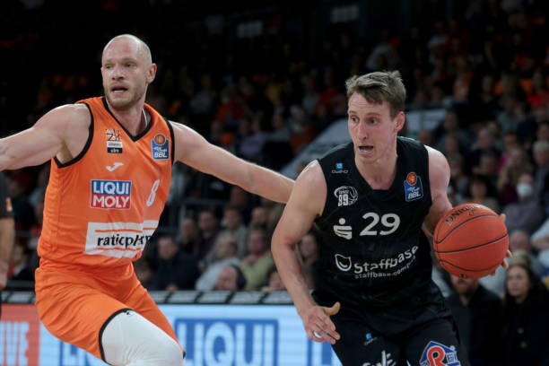 员深受克鲁 员深受克鲁