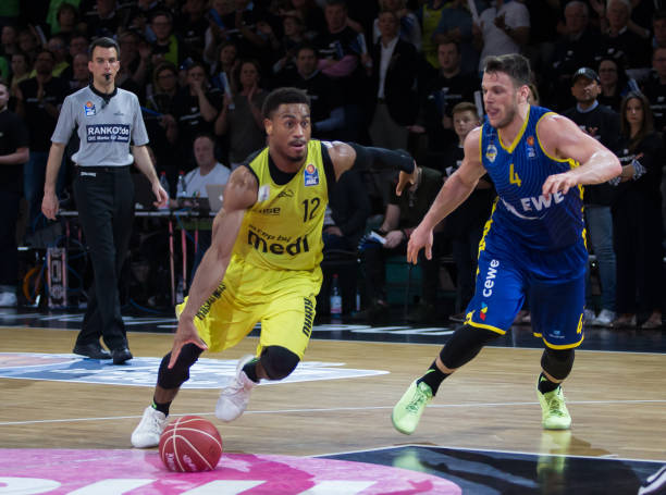 涅瓦的防守 涅瓦的防守